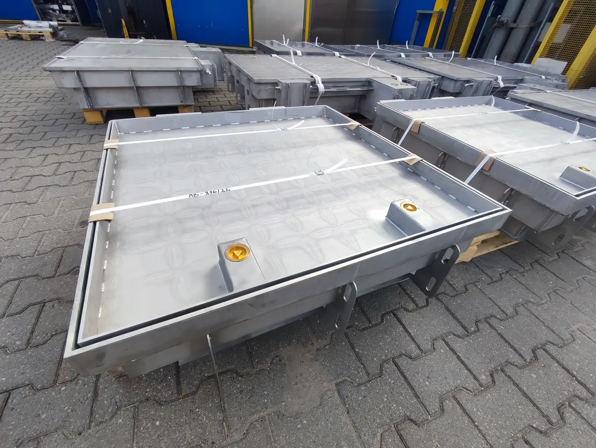 Nerezový poklop, profesionální, jednodílný, s víkem pro zabudování dlažby nebo kamene