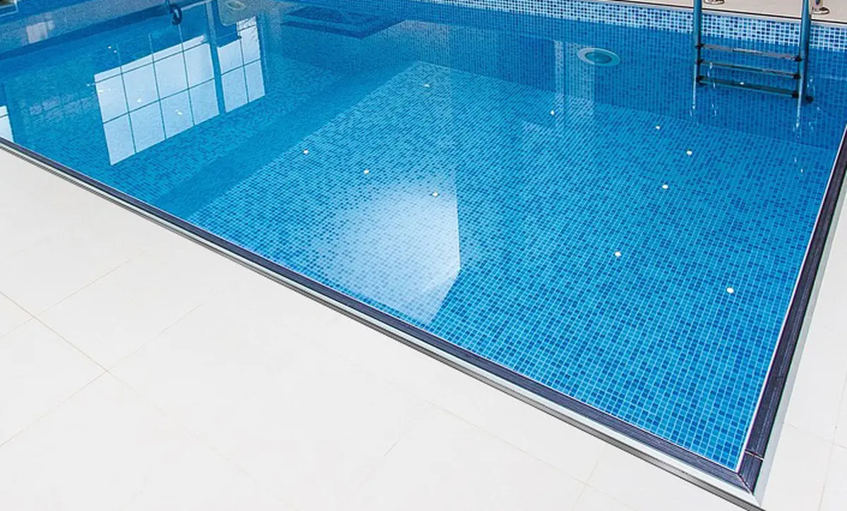 Nerezový štěrbinový kanál pro bazény a vodní parky