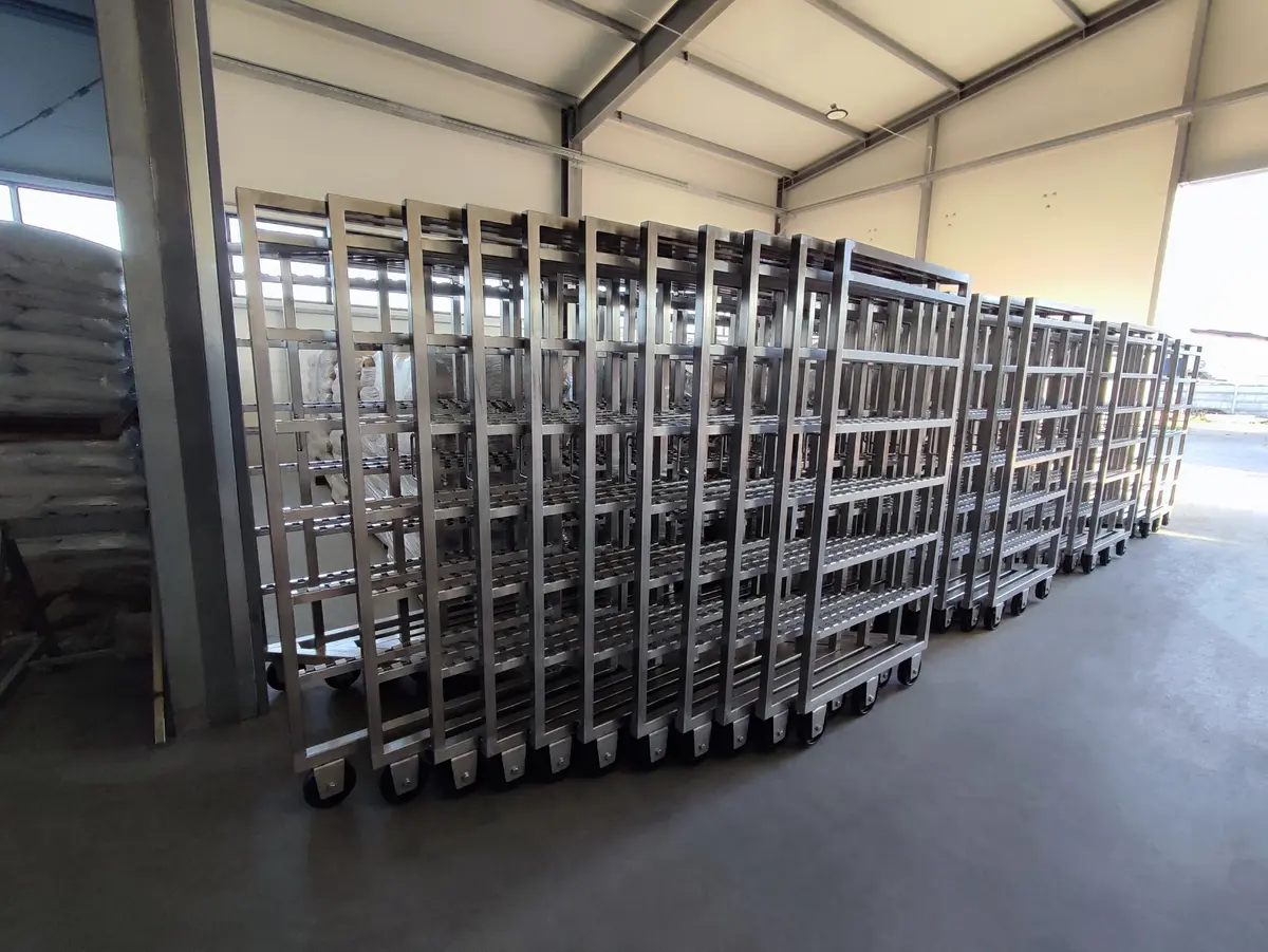 Uzenářské vozíky z nerezové oceli